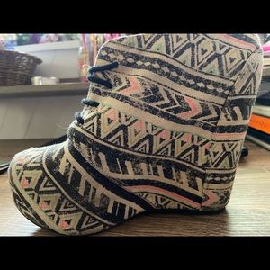 Platform shoes, 7.5, journeys